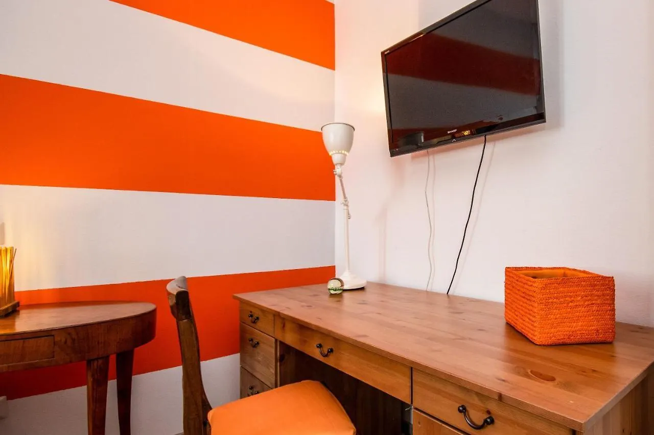 Orange Apartment Salò