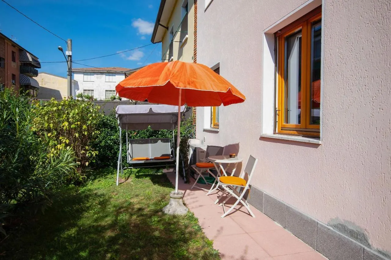 Orange Apartment Salò 0*,  Italien