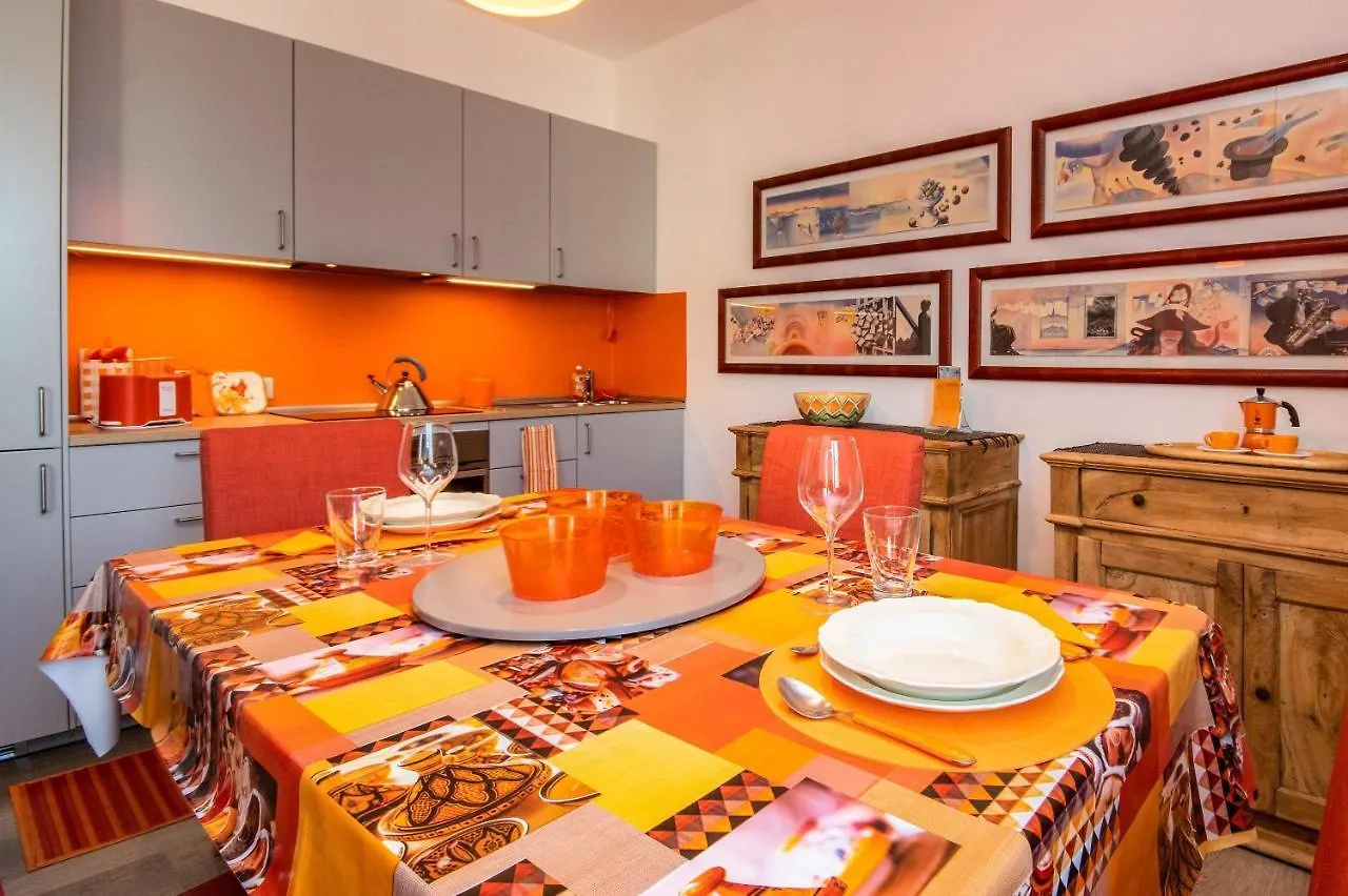 Orange Apartment Saló