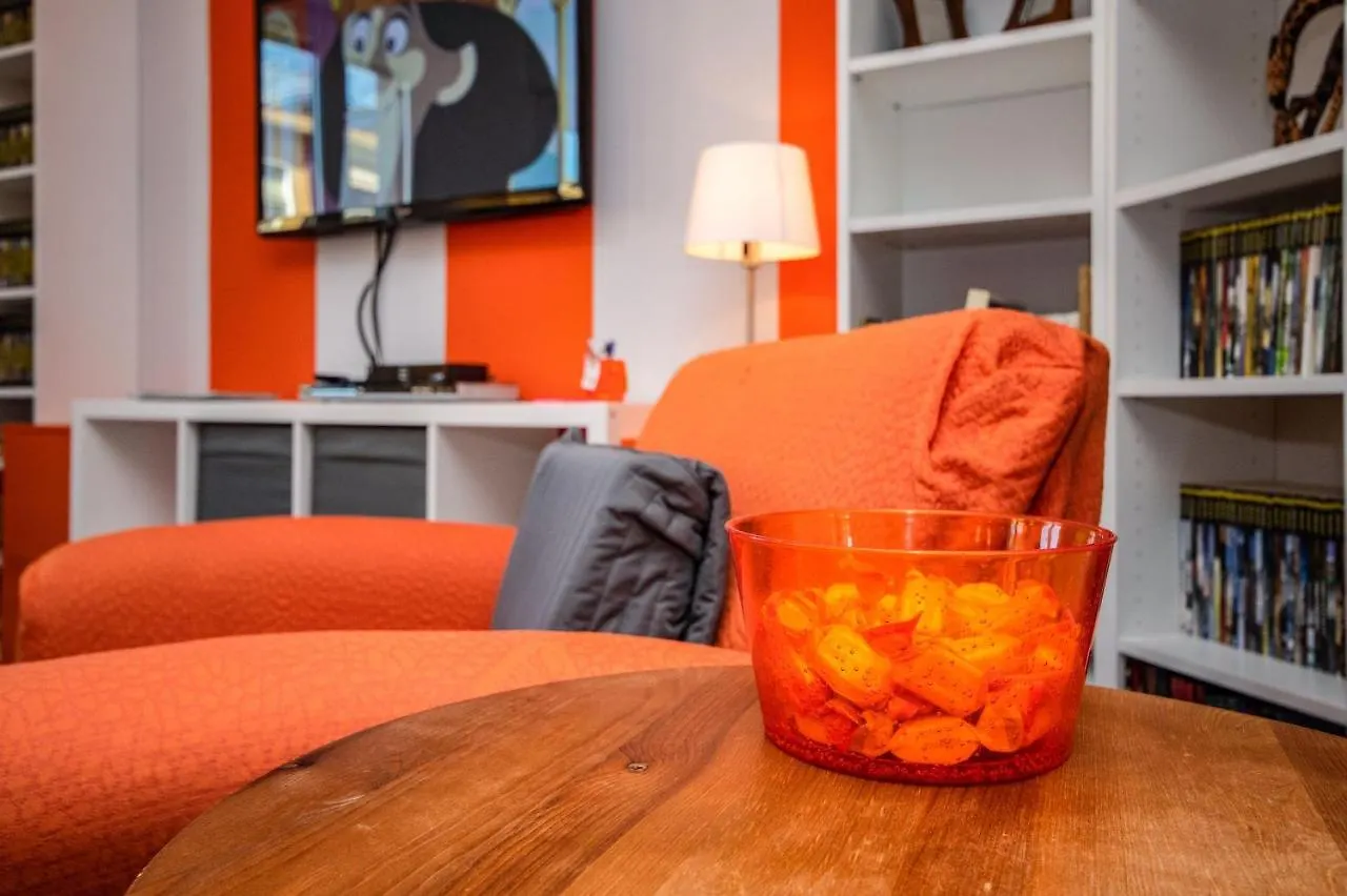 Orange Apartment Saló 0*,  Italia